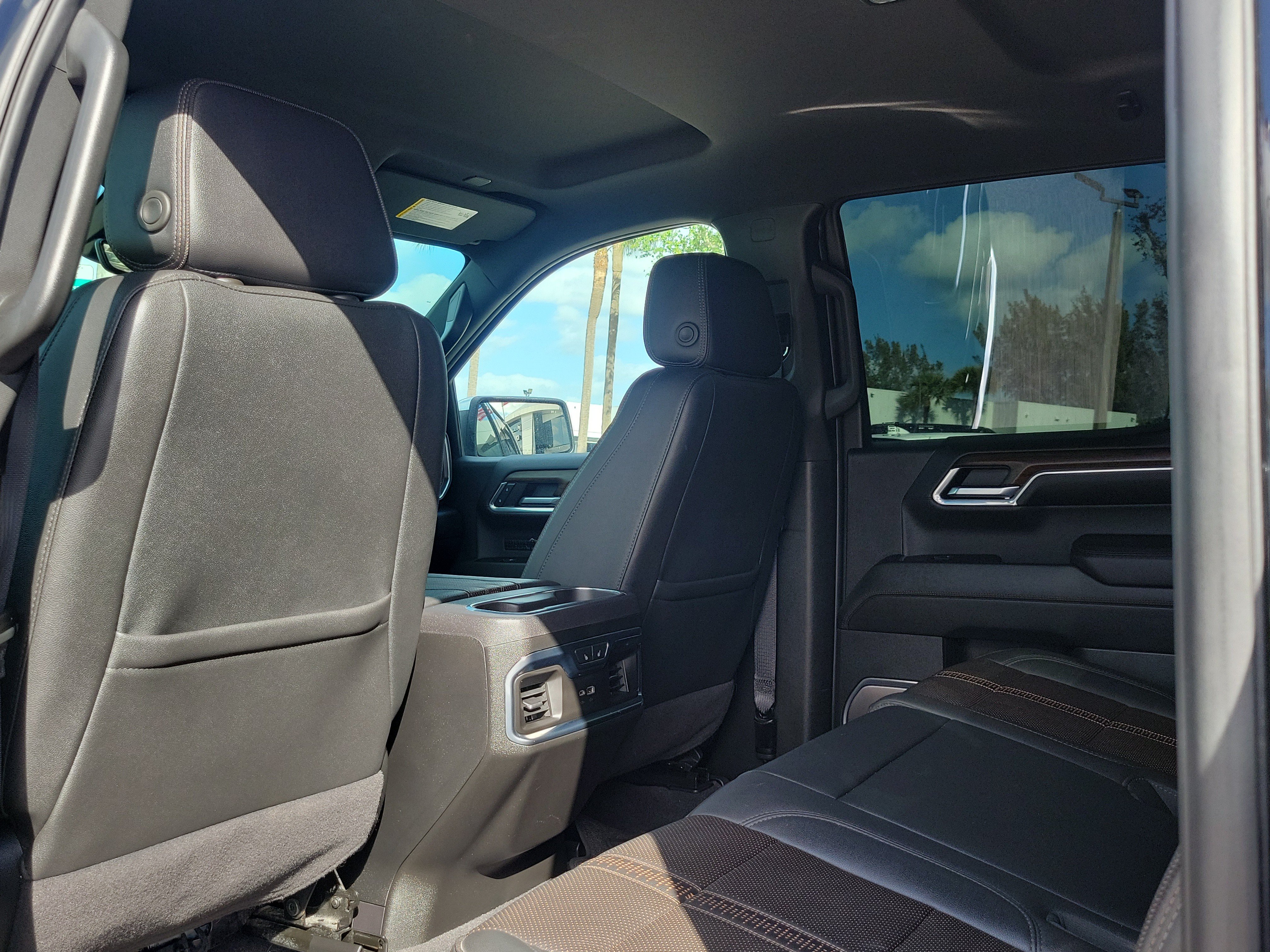 Used 2024 Chevrolet Silverado 1500 High Country w/ Technology Package AWD/4WD image 13