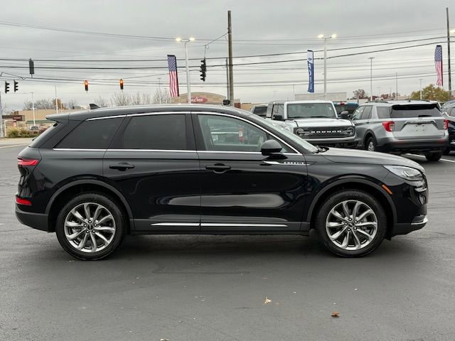 Used 2022 Lincoln Corsair AWD w/ Premium Package image 2