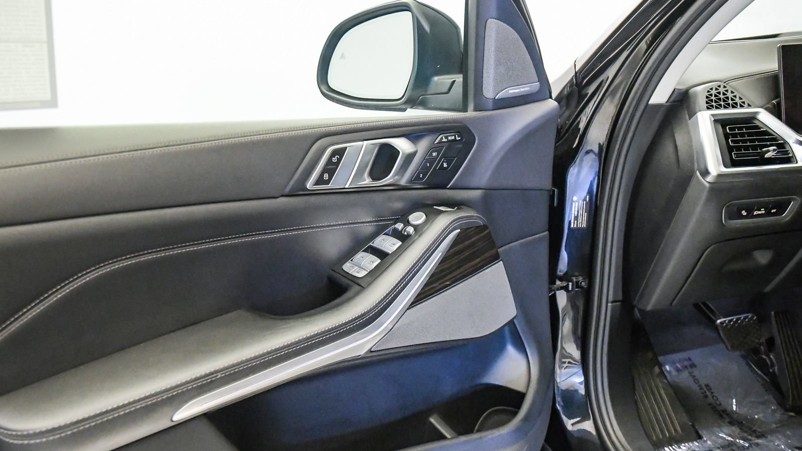 Certified 2024 BMW X7 xDrive40i AWD/4WD image 25