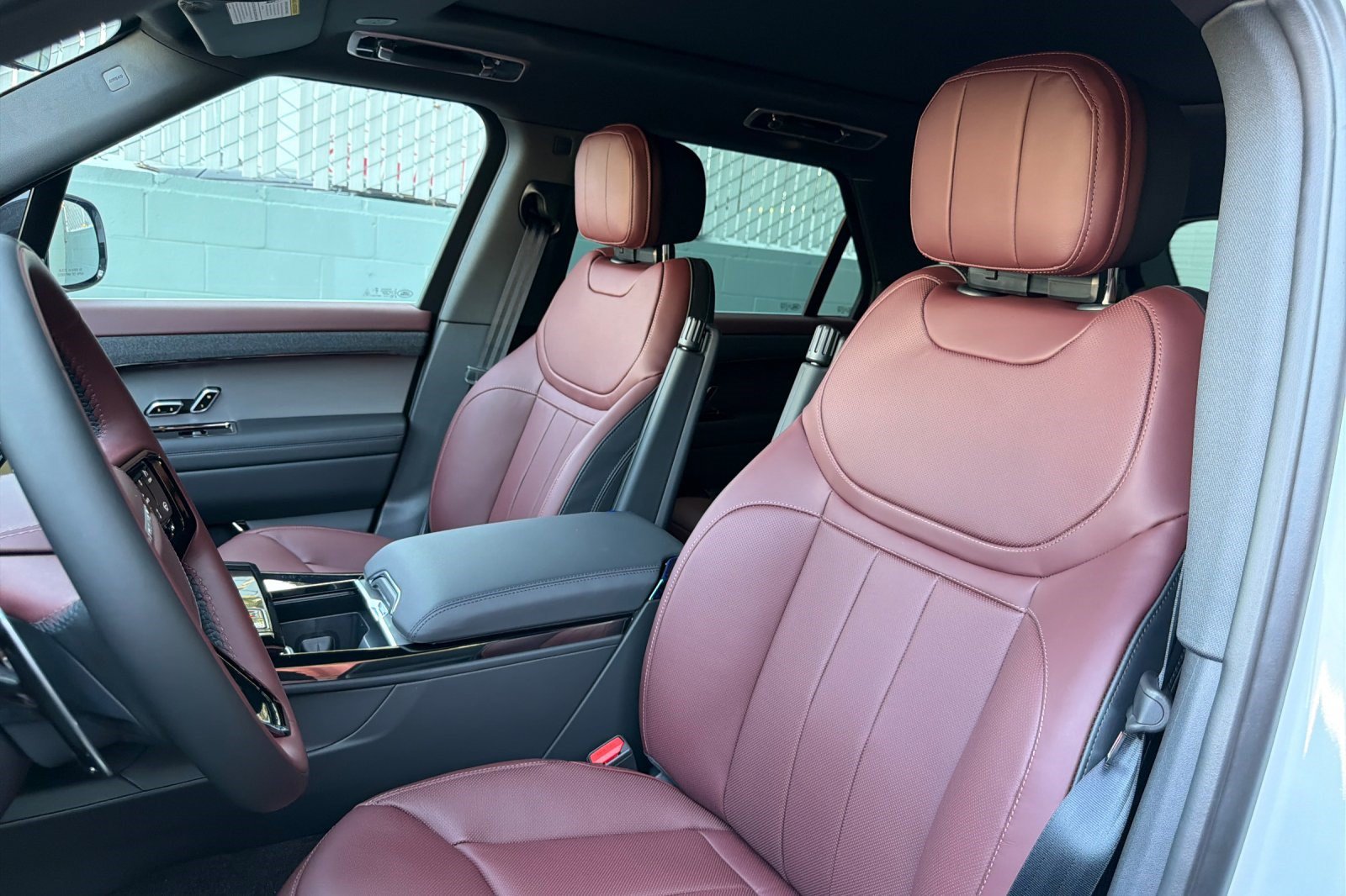 New 2026 Land Rover Range Rover Sport Dynamic SE AWD/4WD image 5
