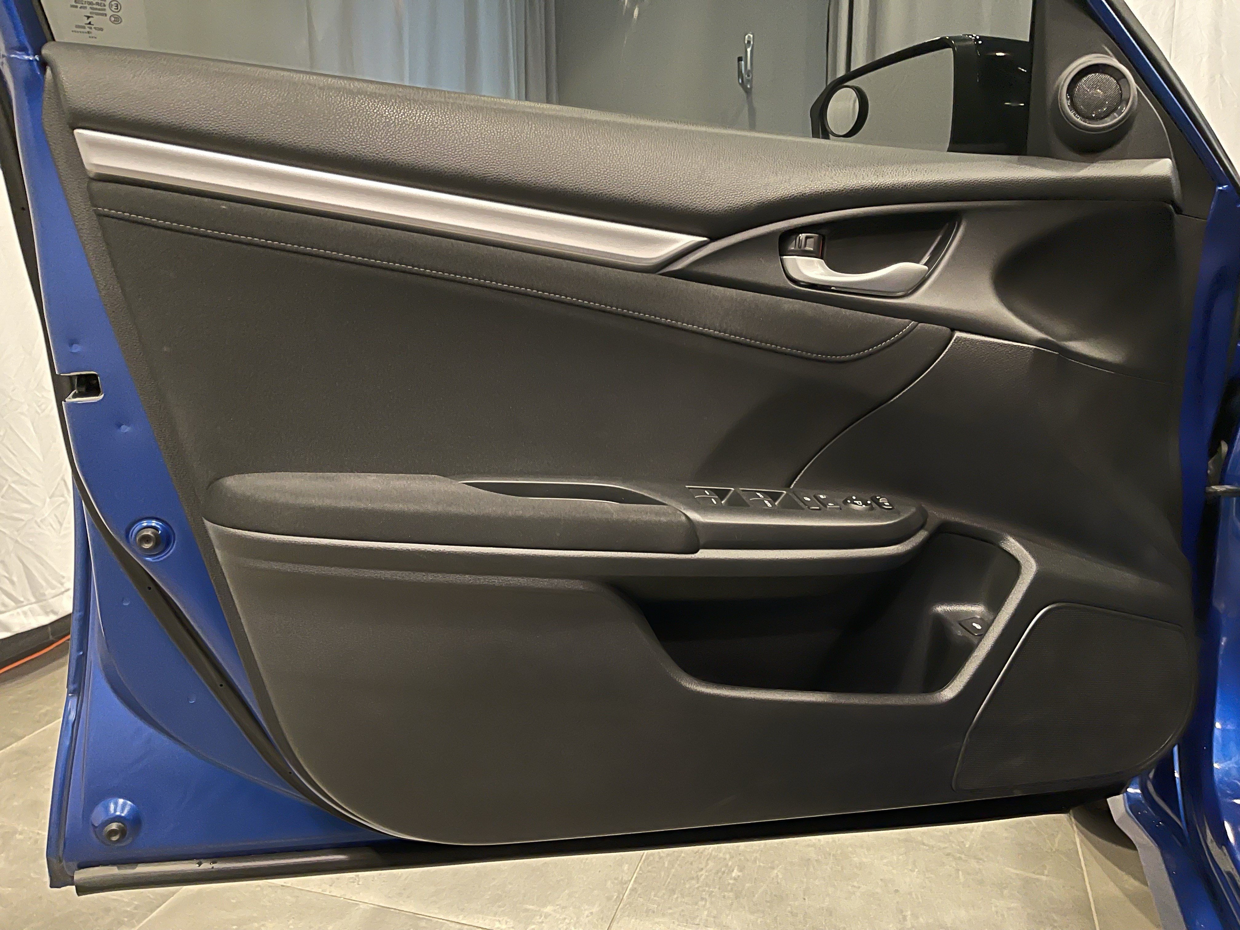 Used 2018 Honda Civic EX image 11