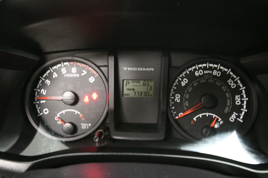 Used 2016 Toyota Tacoma SR w/ Exterior Package RWD image 13