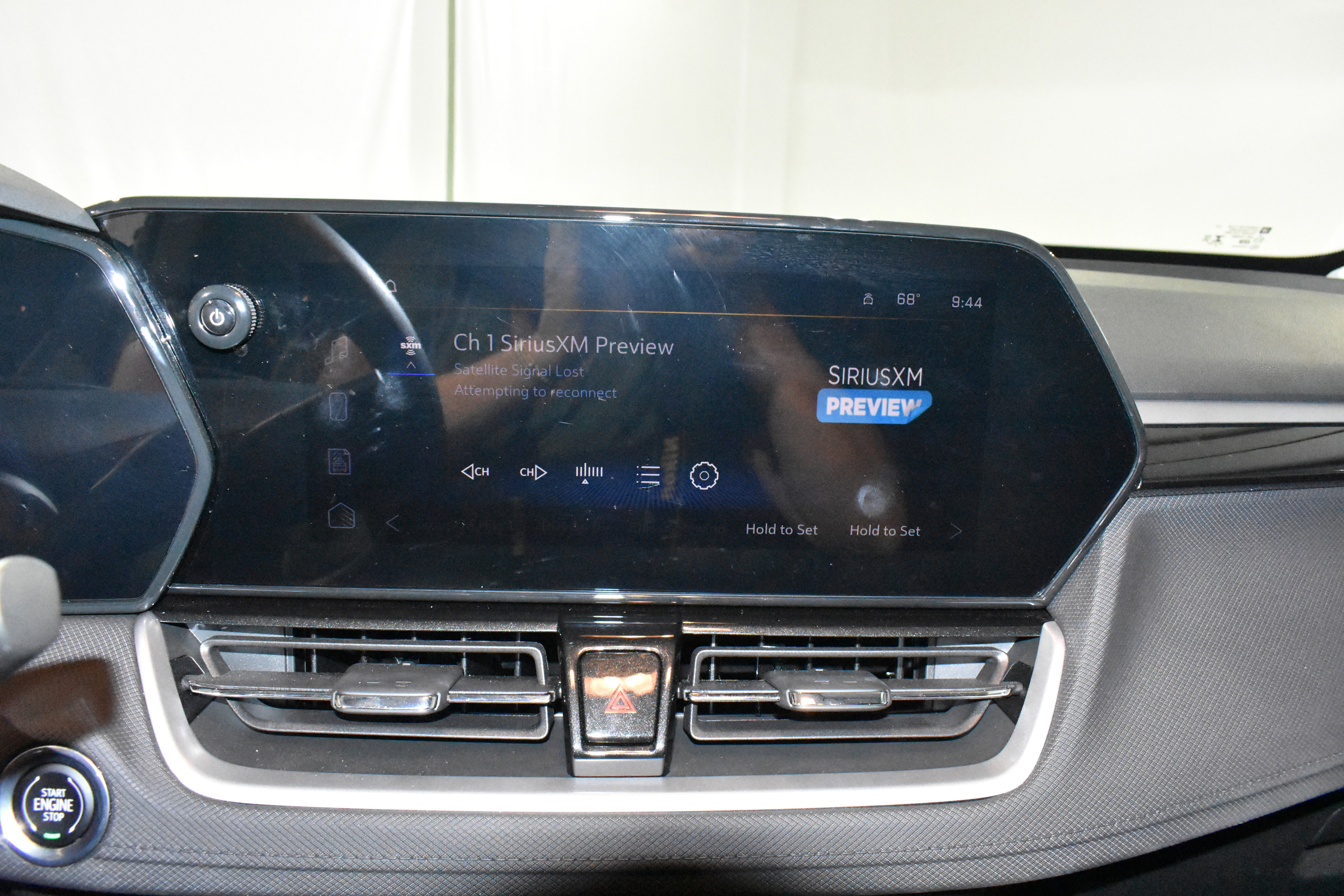 Used 2025 Chevrolet TrailBlazer LT w/ Driver Confidence Package image 18