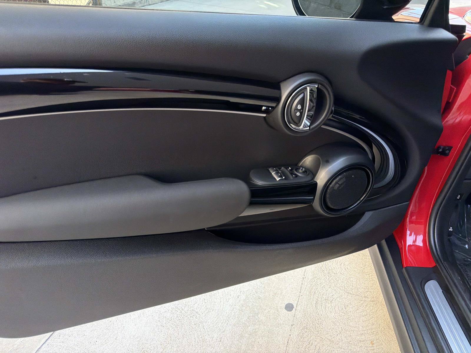 Used 2024 MINI Cooper S FWD image 8