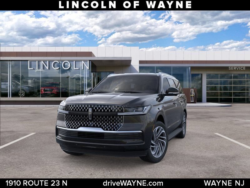 New 2026 Lincoln Navigator Premiere AWD/4WD image 2
