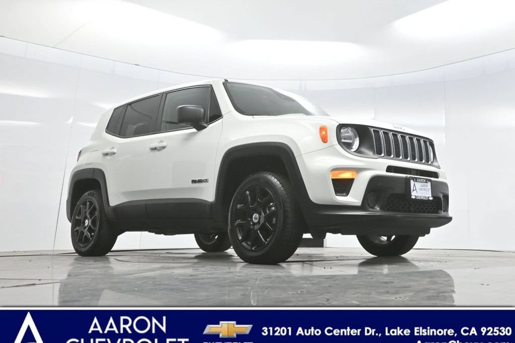 Used 2023 Jeep Renegade Latitude AWD/4WD image 2