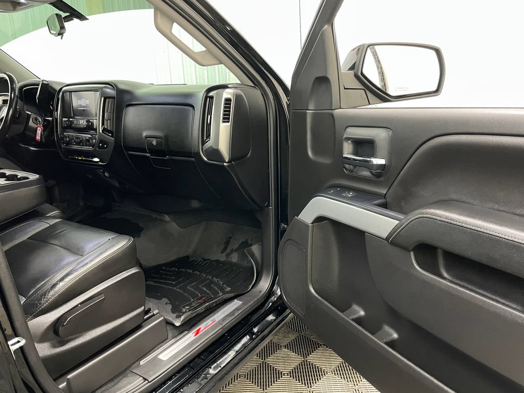 Used 2018 Chevrolet Silverado 1500 LT w/ All Star Edition AWD/4WD image 34