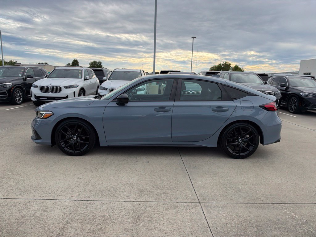 Used 2022 Honda Civic Sport image 2