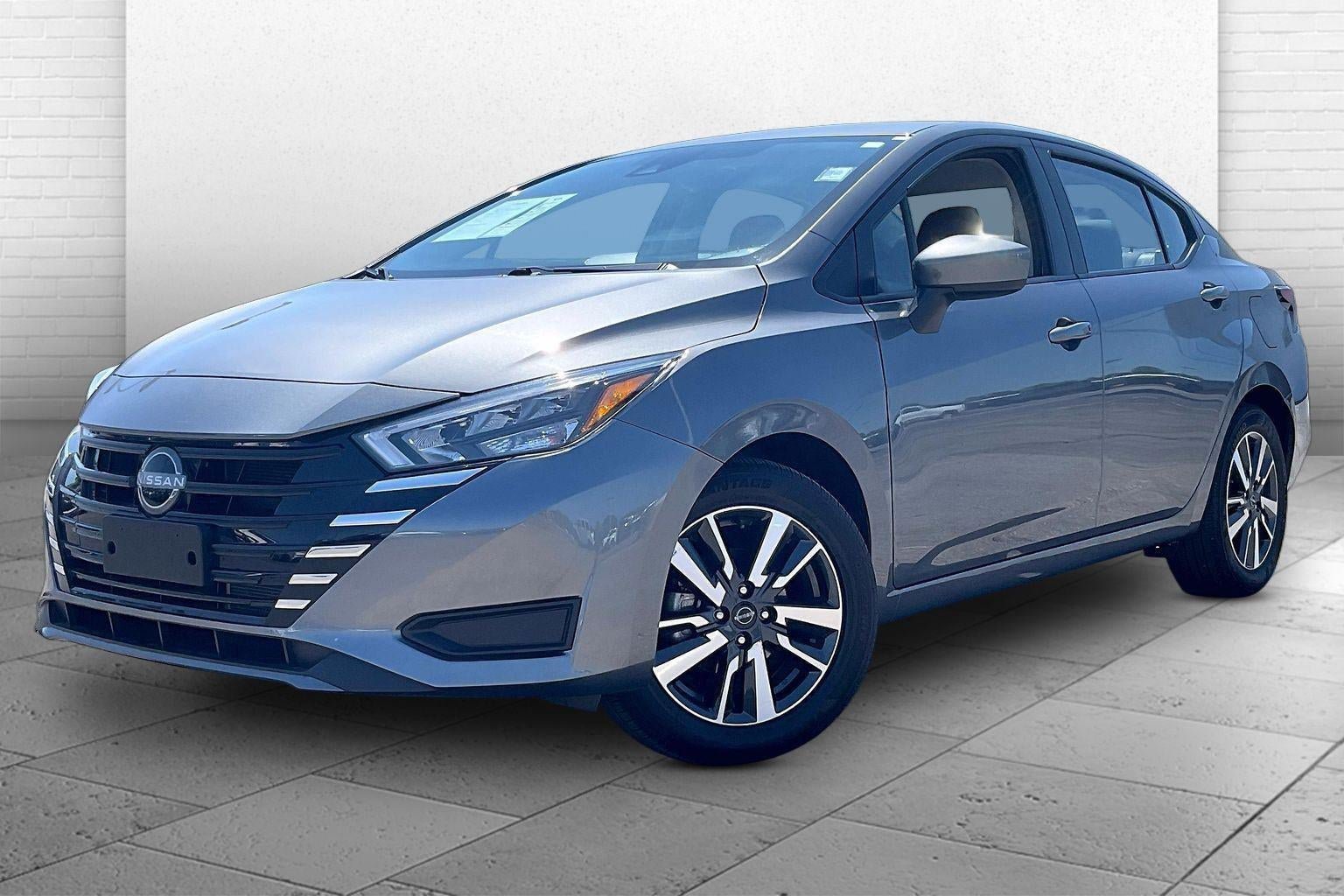Used 2025 Nissan Versa SV FWD image 14