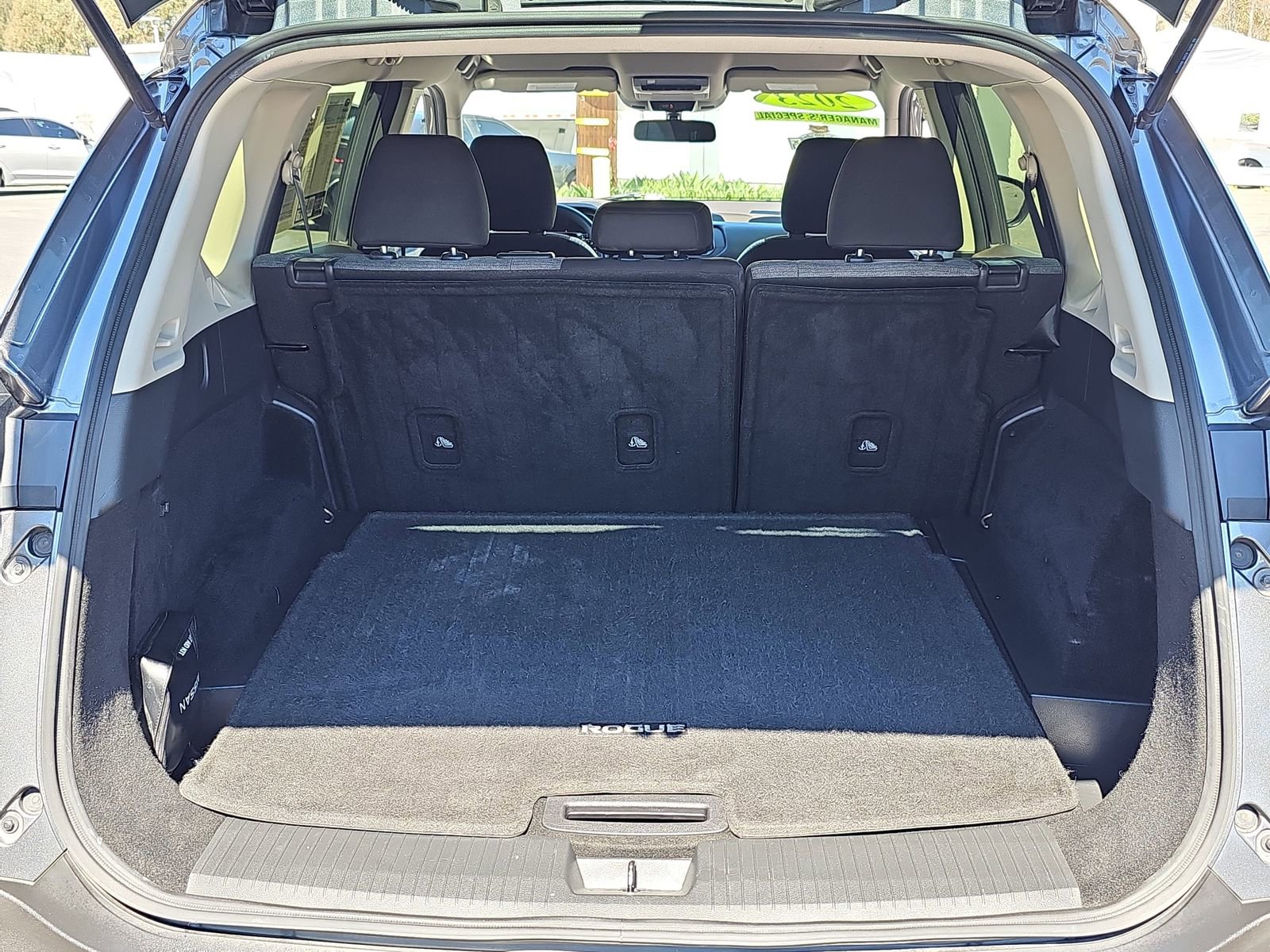 Used 2023 Nissan Rogue SV image 12