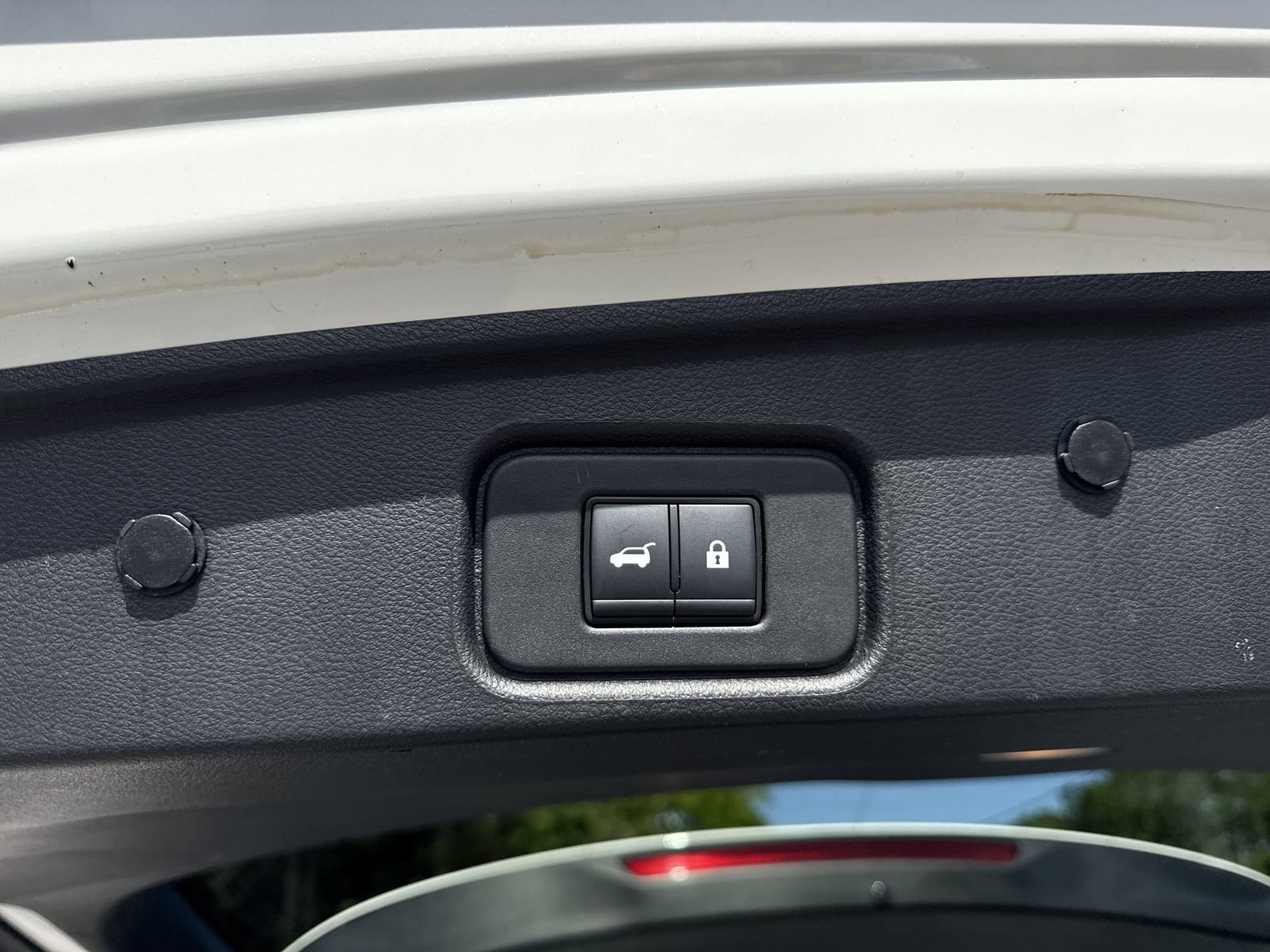 Used 2024 Nissan Pathfinder Platinum image 37