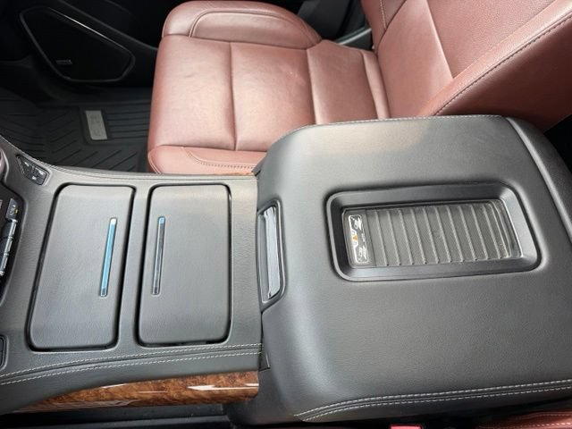 Used 2019 Chevrolet Suburban Premier w/ Premier Plus Edition AWD/4WD image 27