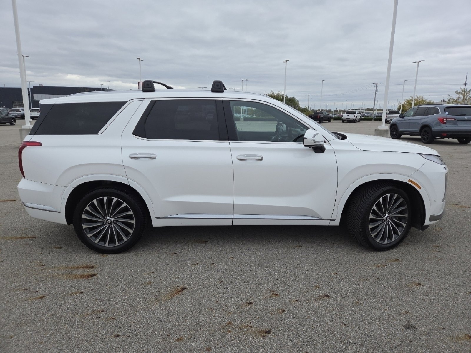 Used 2023 Hyundai Palisade Calligraphy image 20