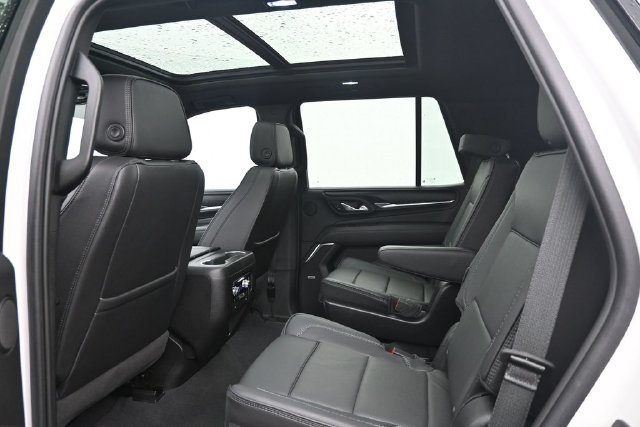 Used 2024 GMC Yukon Denali RWD image 16