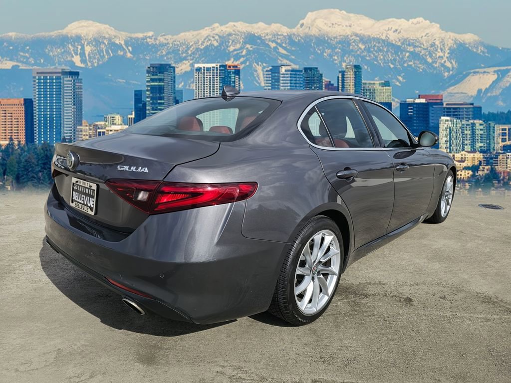 Used 2019 Alfa Romeo Giulia image 7