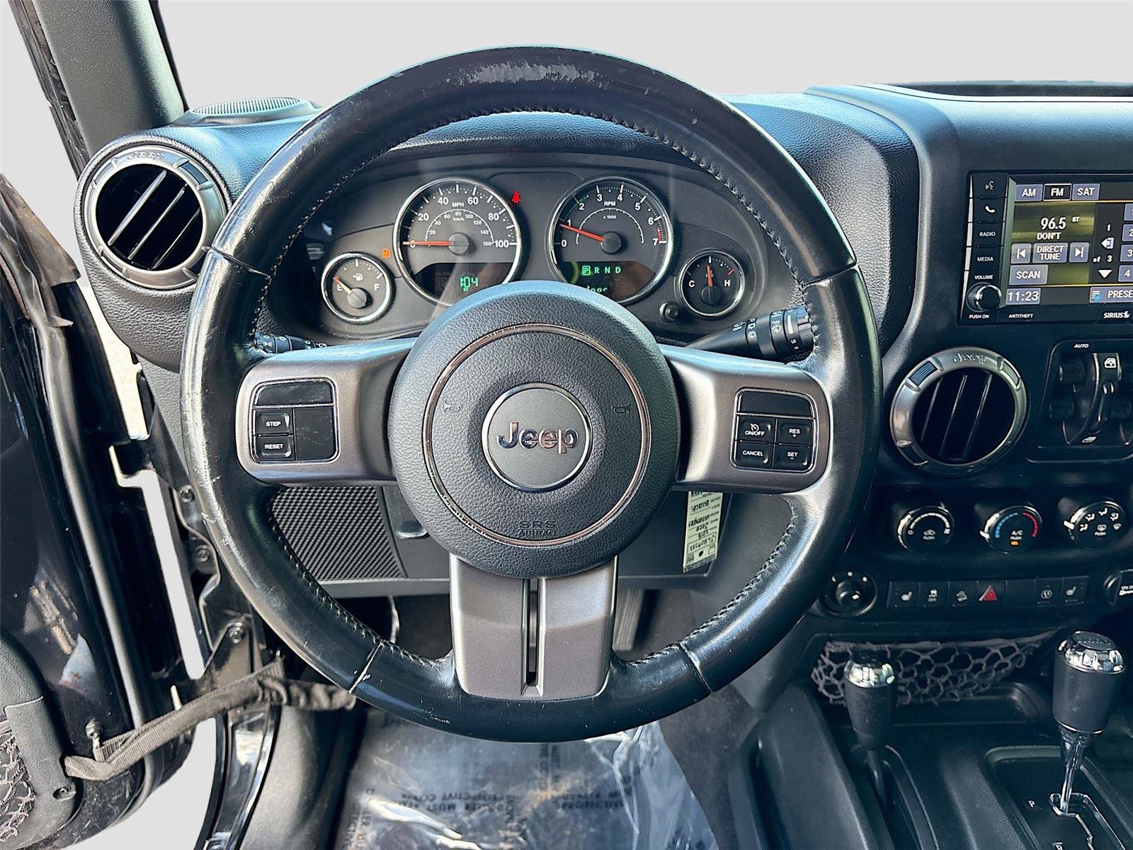 Used 2018 Jeep Wrangler Unlimited Sahara AWD/4WD image 11