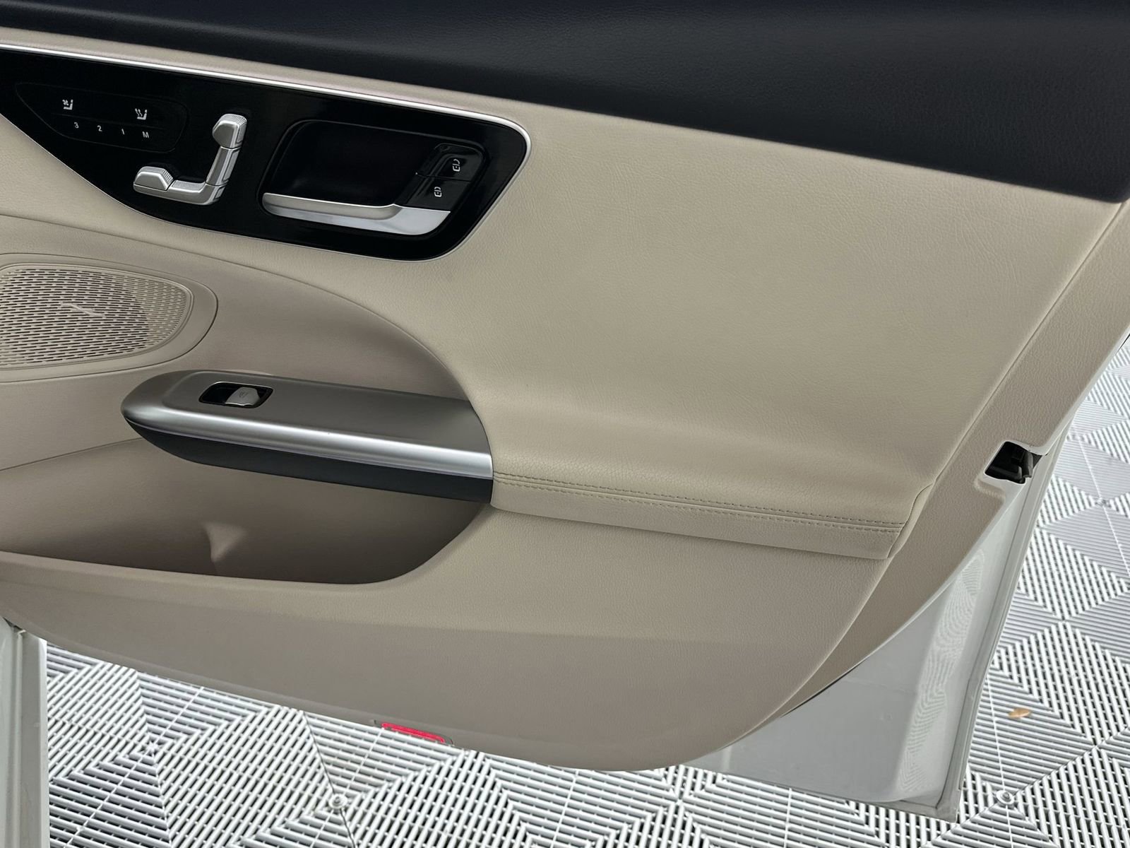 Used 2023 Mercedes-Benz C 300 Sedan w/ Exclusive Trim Package image 32