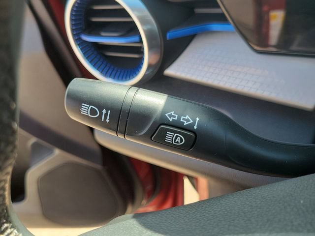 Used 2024 Chevrolet Trax LT w/ Driver Confidence Package FWD image 28
