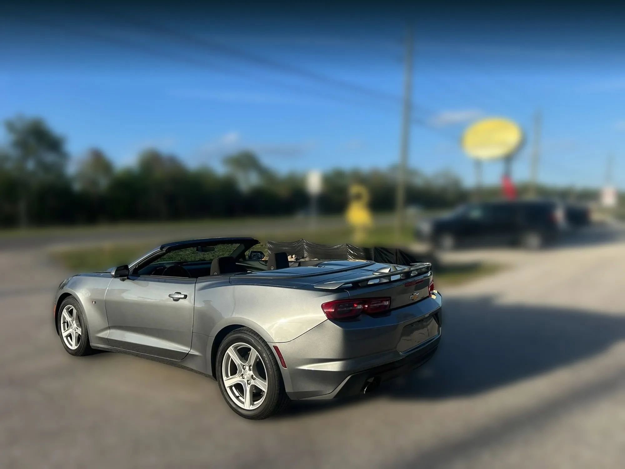 Used 2020 Chevrolet Camaro LT RWD image 9