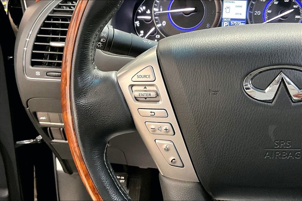 Used 2017 INFINITI QX80 4WD w/ Deluxe Technology Package image 16