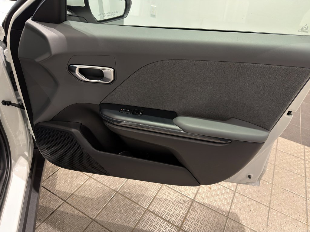 Used 2025 Kia K4 EX image 23