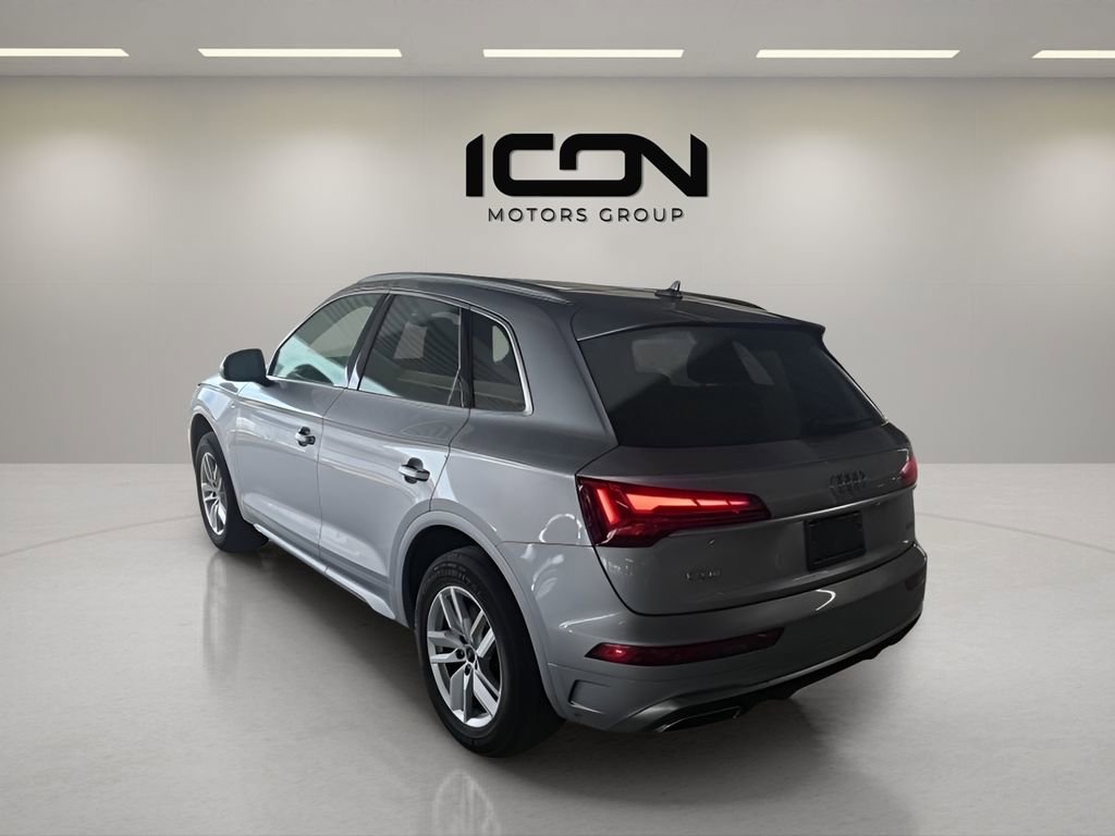Used 2023 Audi Q5 2.0T Premium w/ Convenience Package image 3
