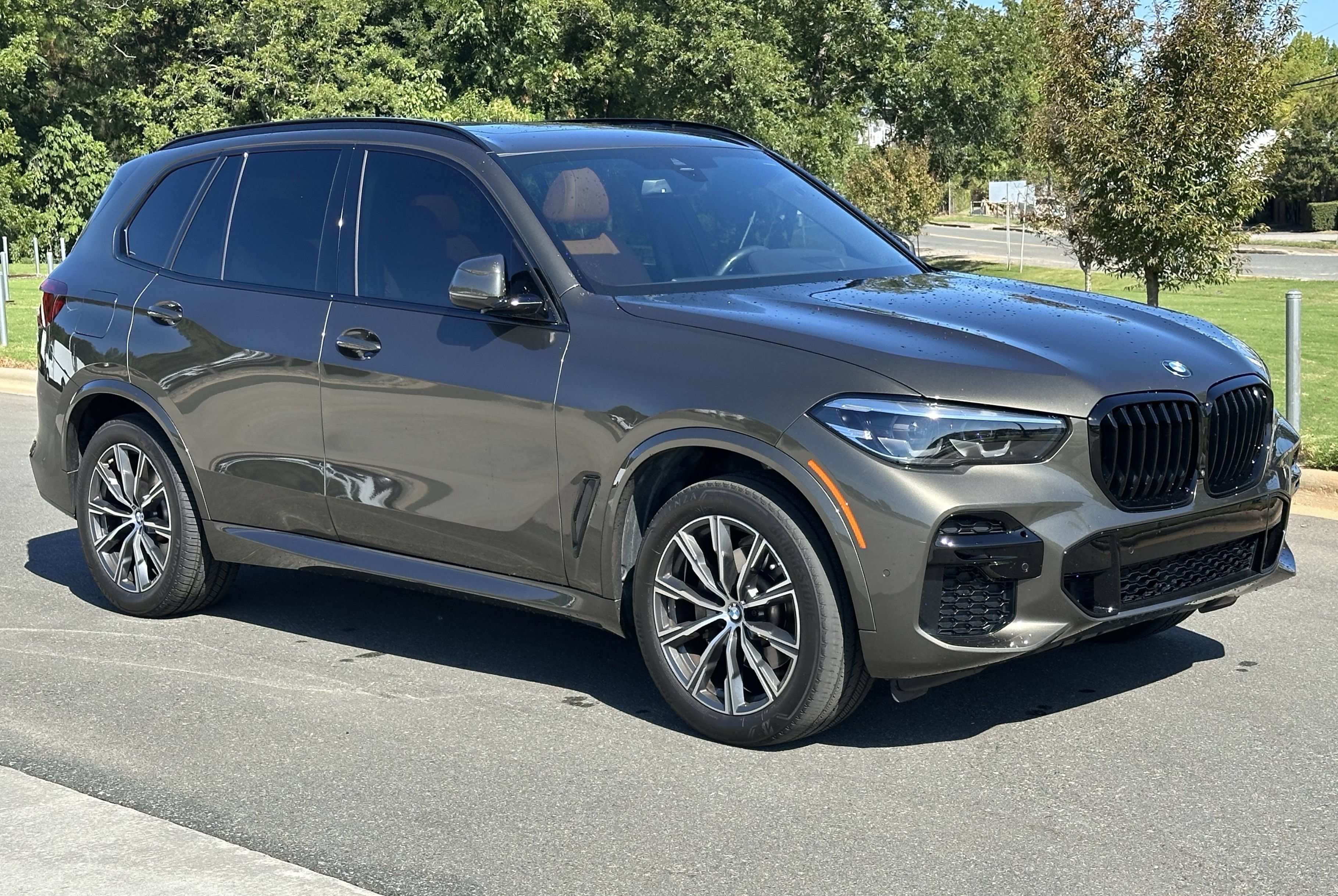 Used 2023 BMW X5 sDrive40i w/ M Sport Package RWD image 2