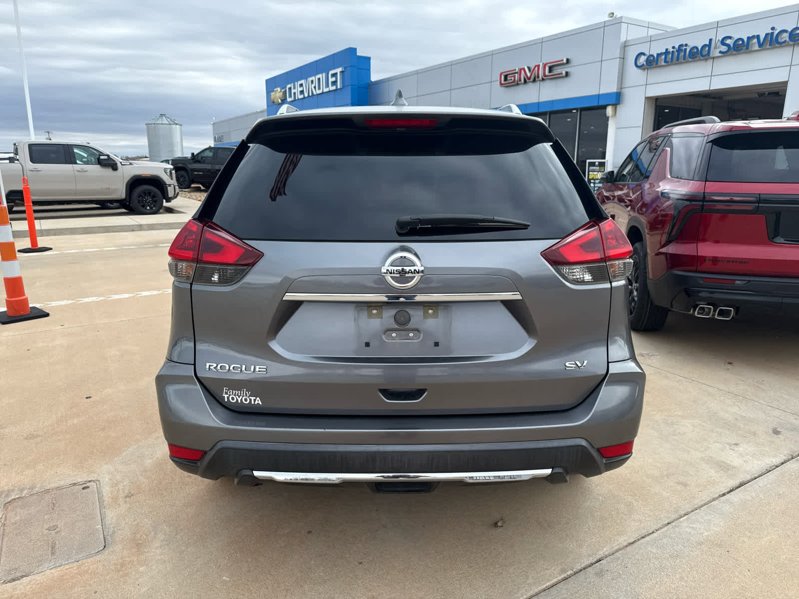 Used 2018 Nissan Rogue SV image 5