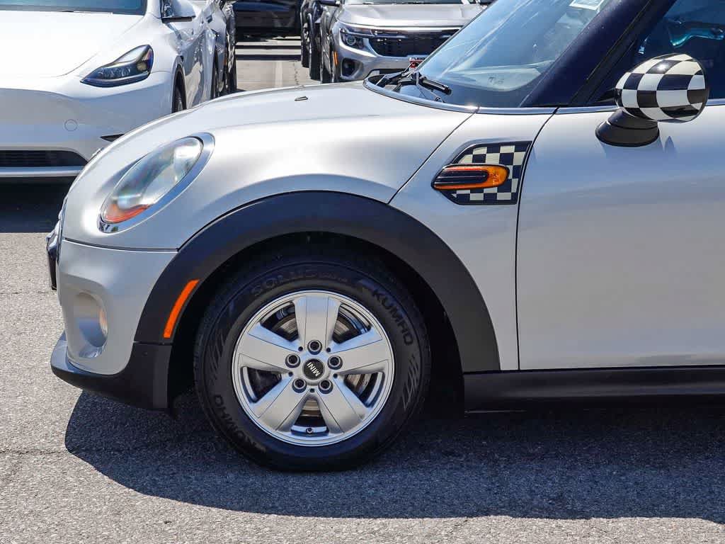 Used 2015 MINI Cooper 4-Door Hardtop FWD image 9