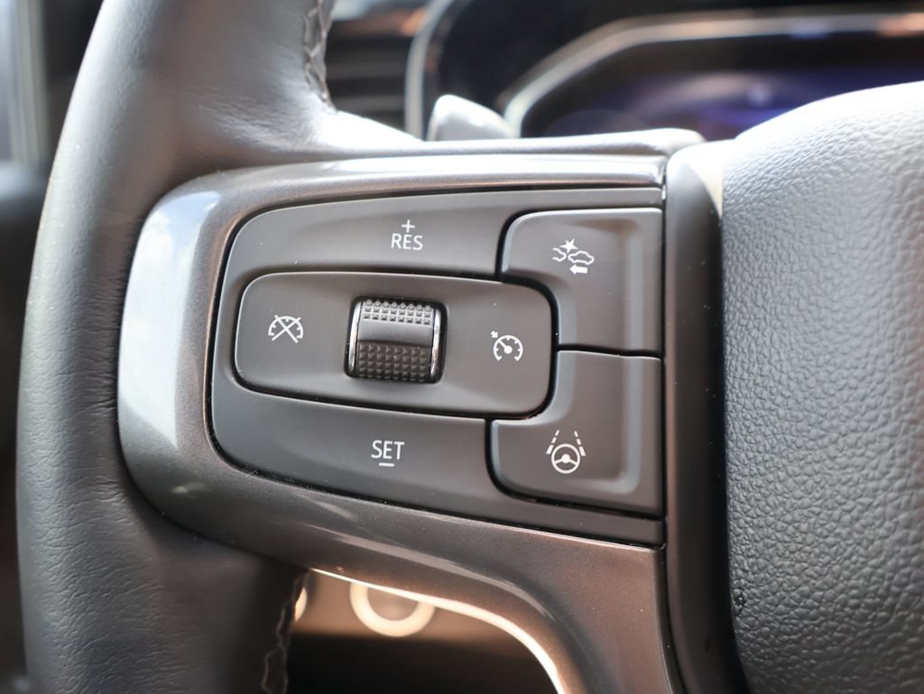Used 2025 Chevrolet Silverado 1500 High Country w/ Midnight Edition AWD/4WD image 19