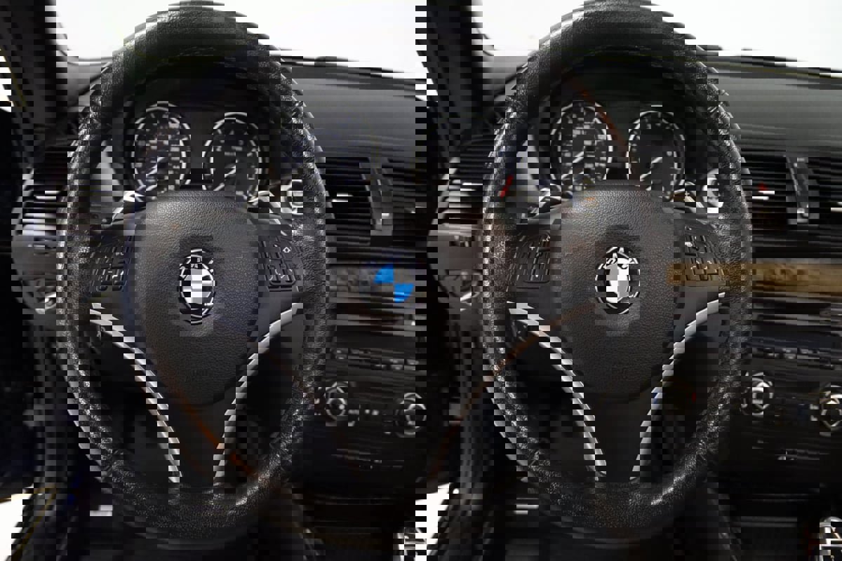 Used 2012 BMW 135i Convertible image 41