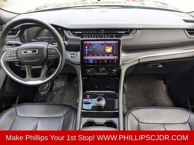 Used 2024 Jeep Grand Cherokee L Limited w/ Black Appearance Package AWD/4WD image 13