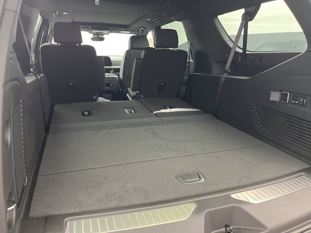 New 2026 Chevrolet Suburban High Country AWD/4WD image 29