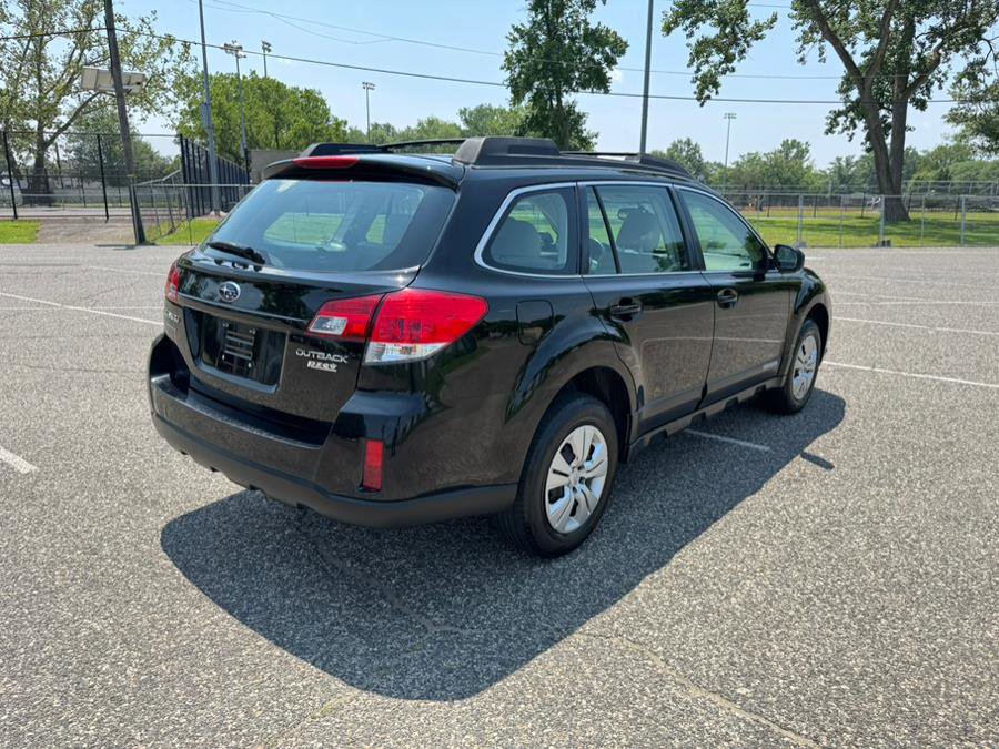 Used 2011 Subaru Outback 2.5i image 5