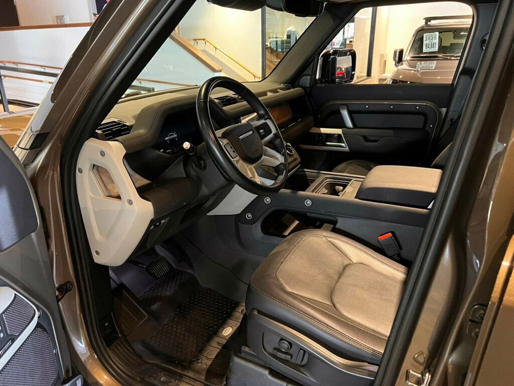 Used 2023 Land Rover Defender 110 X-Dynamic SE image 15