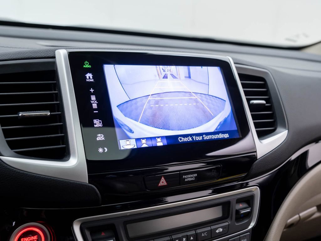 Used 2016 Honda Pilot Touring image 26