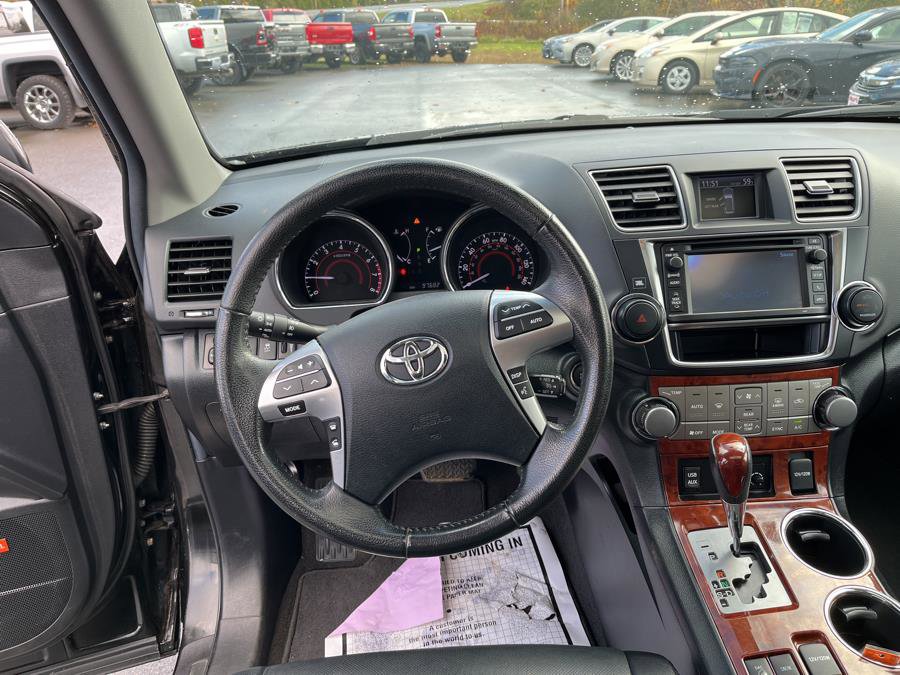 Used 2013 Toyota Highlander Limited image 8