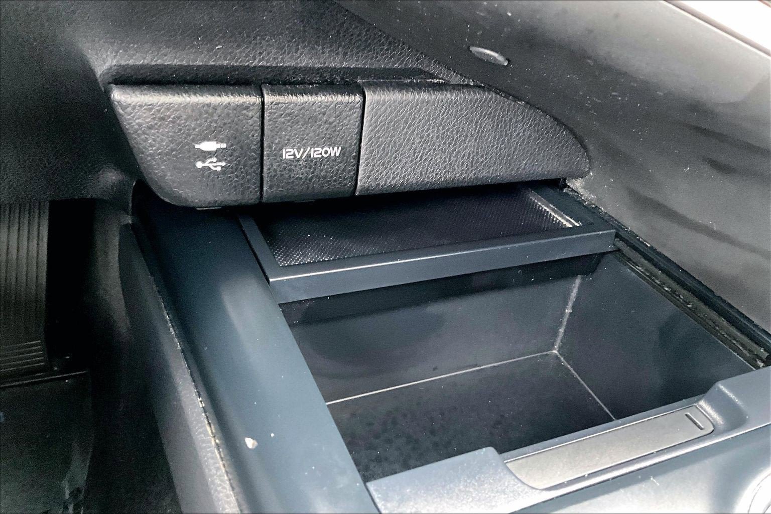 Used 2018 Toyota Camry XLE FWD image 31