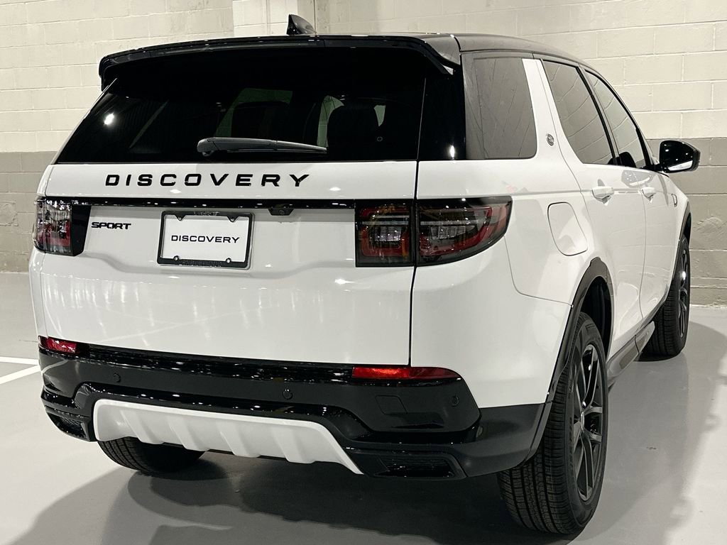 New 2026 Land Rover Discovery Sport Landmark image 3