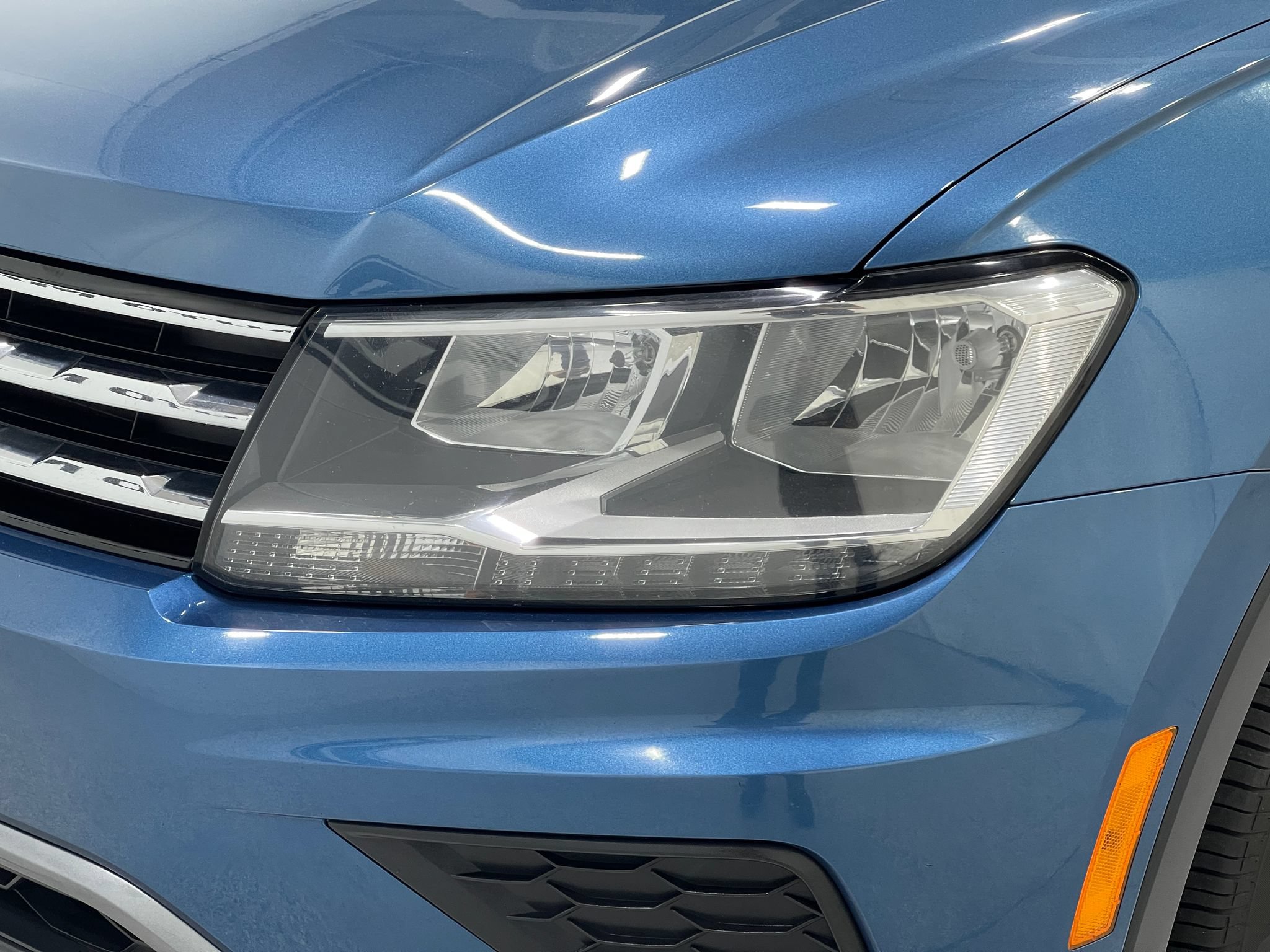 Used 2019 Volkswagen Tiguan SEL AWD/4WD image 32