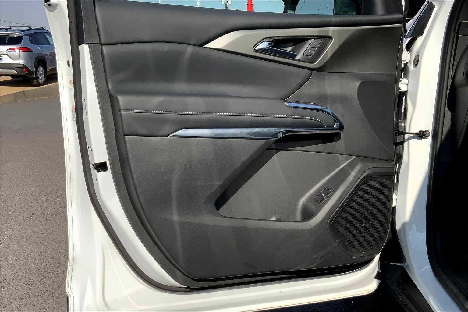 Used 2024 Chevrolet Traverse LT image 21