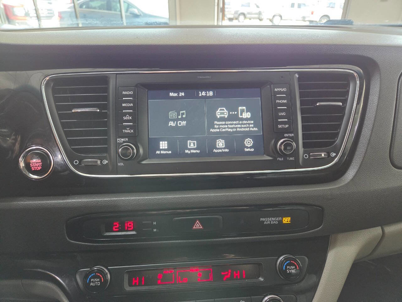 Used 2017 Kia Sedona EX image 28