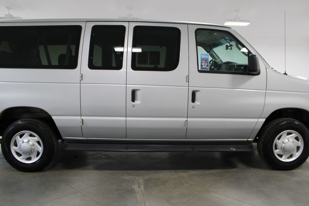 Used 2012 Ford E-350 and Econoline 350 XLT image 11