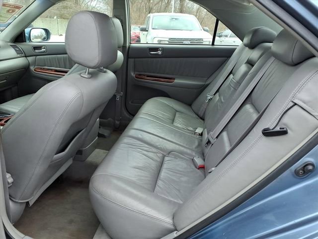 Used 2002 Toyota Camry XLE image 9