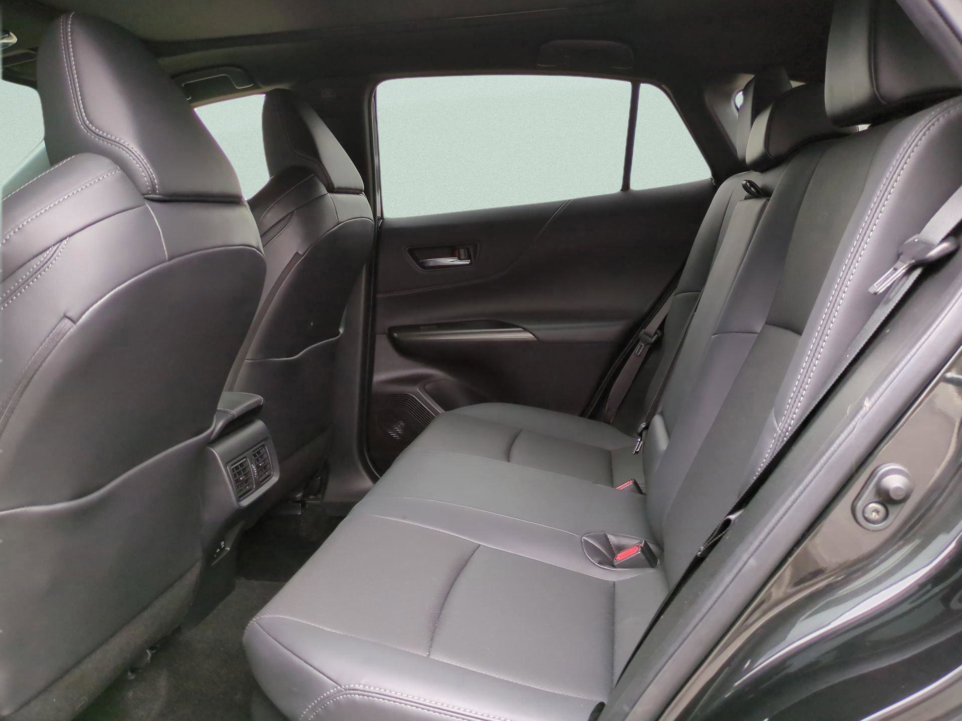 Used 2022 Toyota Venza Limited w/ Advanced Technology Package image 10