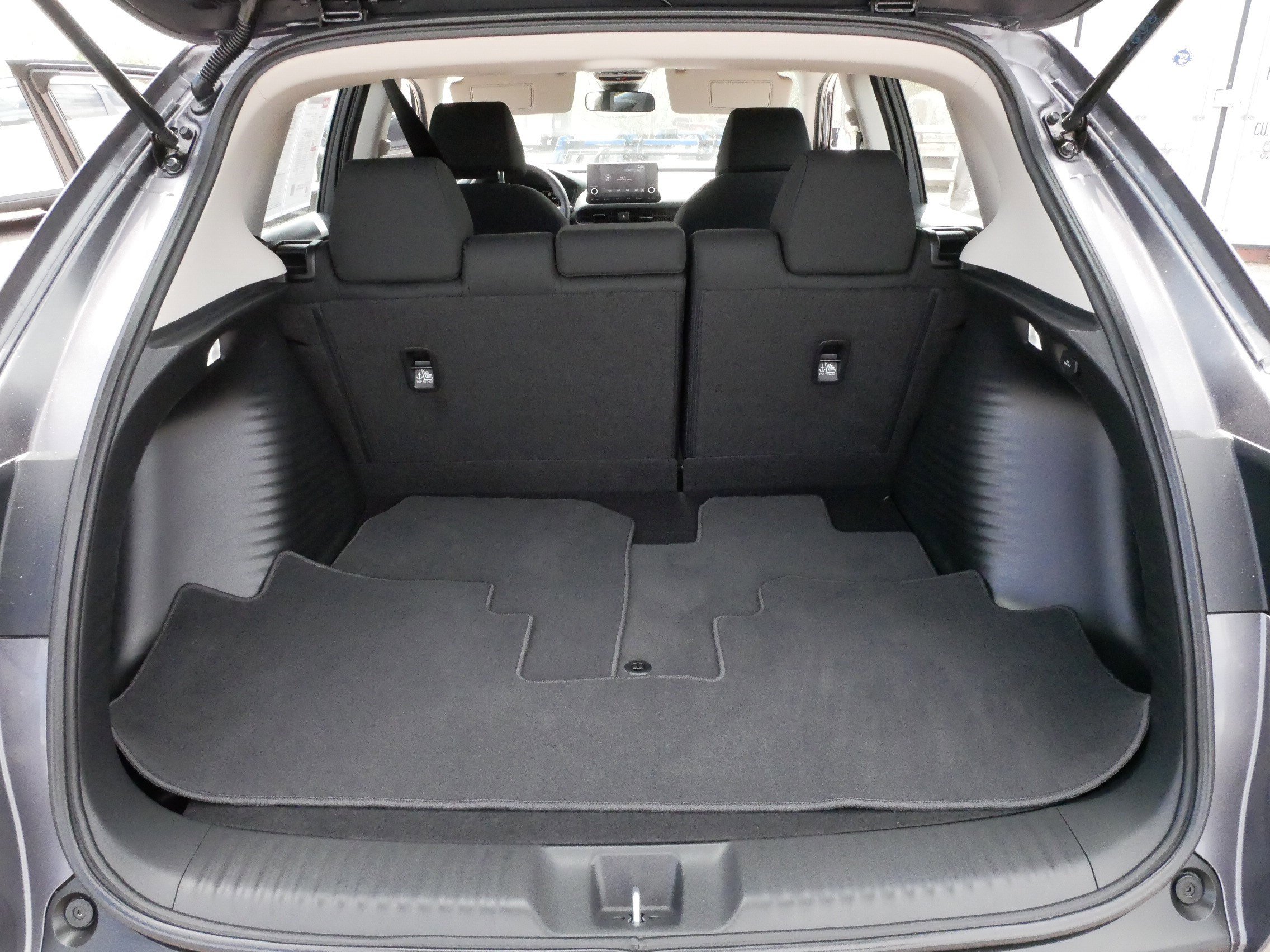 Used 2025 Honda HR-V LX image 18