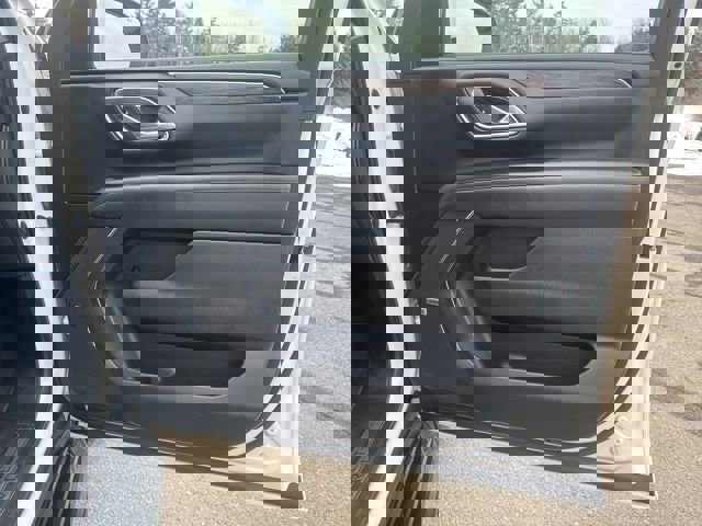 Used 2022 Chevrolet Suburban LT w/ LT Signature Plus Package image 36