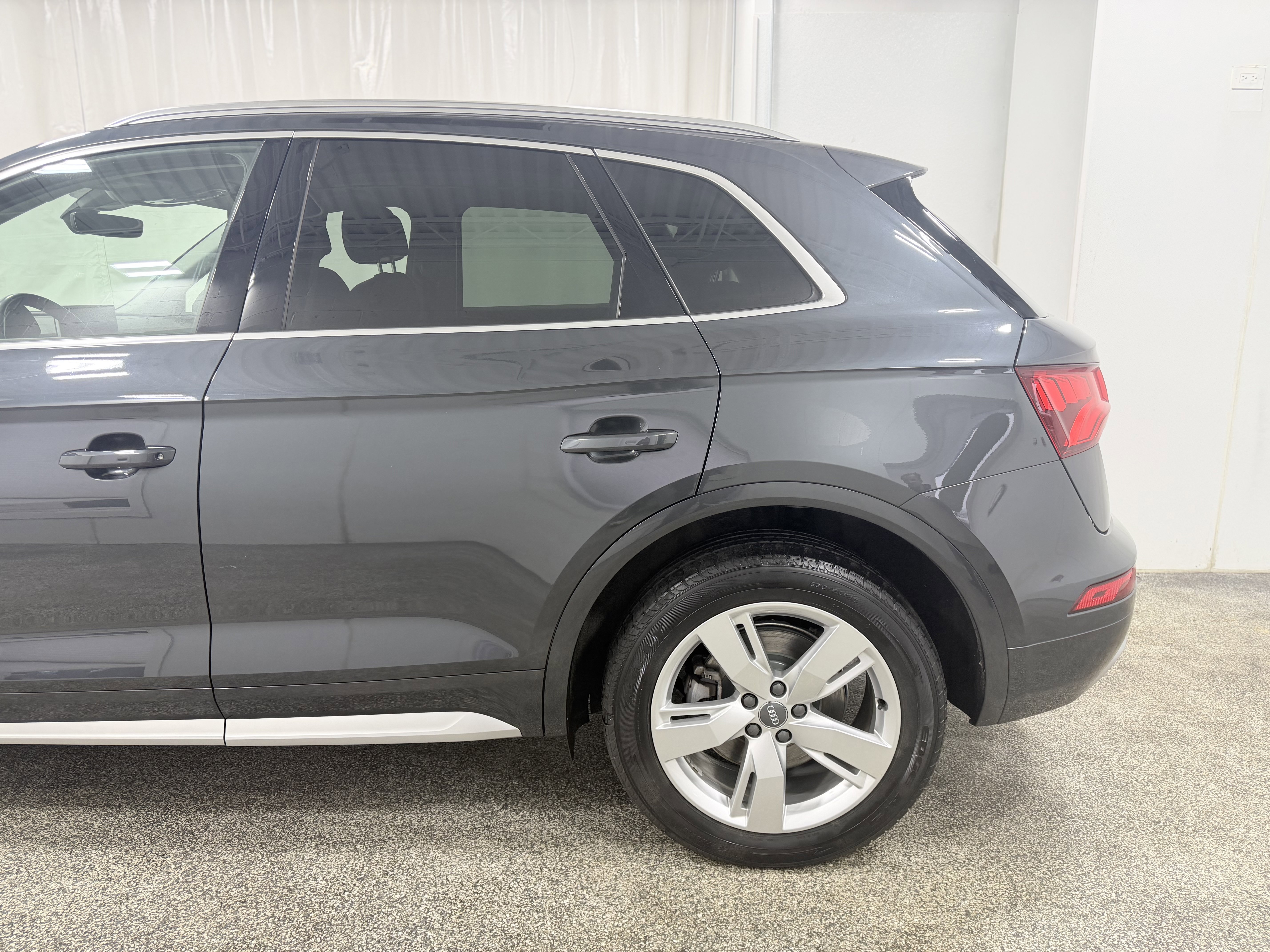 Used 2019 Audi Q5 2.0T Premium Plus w/ Premium Plus Package image 5