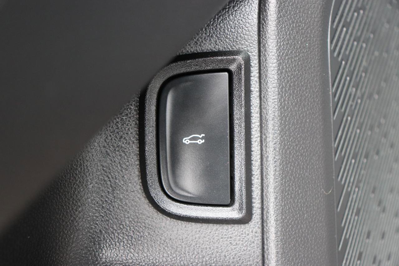Used 2026 Chevrolet Equinox LT w/ Convenience Package II FWD image 47