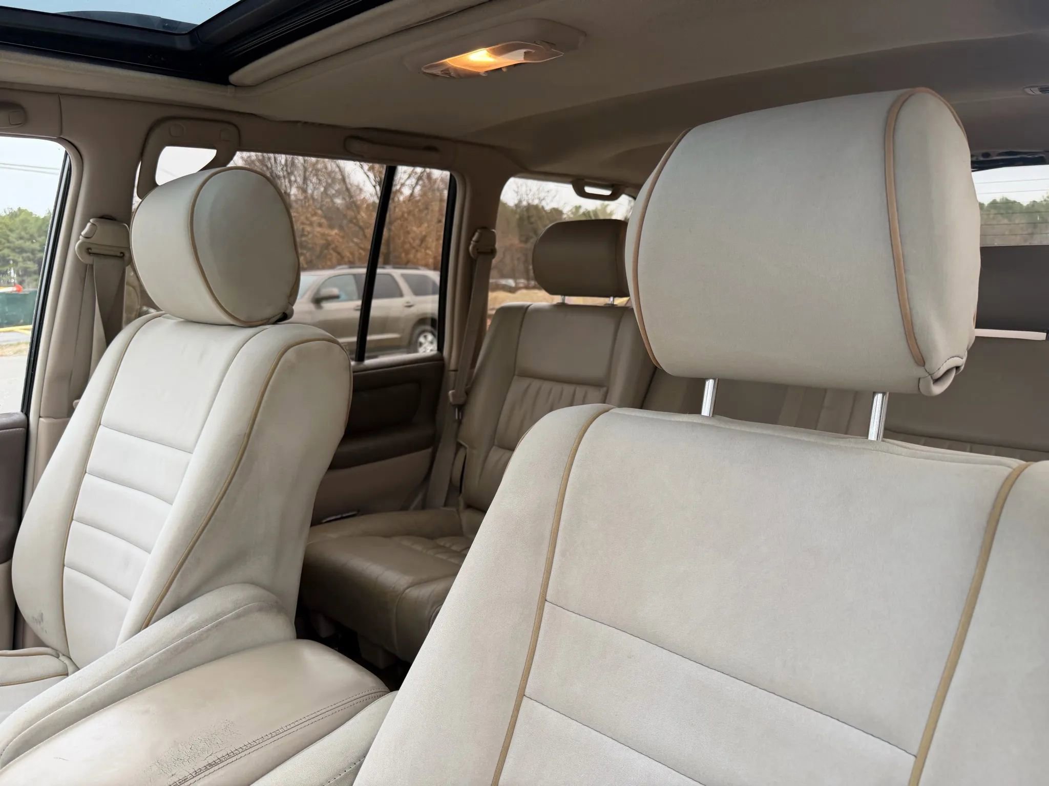 Used 2000 Toyota Land Cruiser Sport Utility 4D image 13